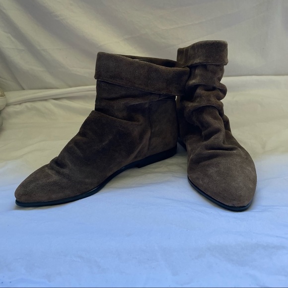 Mootsies Tootsies Shoes - Mootsies Tootsies Vintage Brown Suede Slouch Pull on Ankle Booties 7